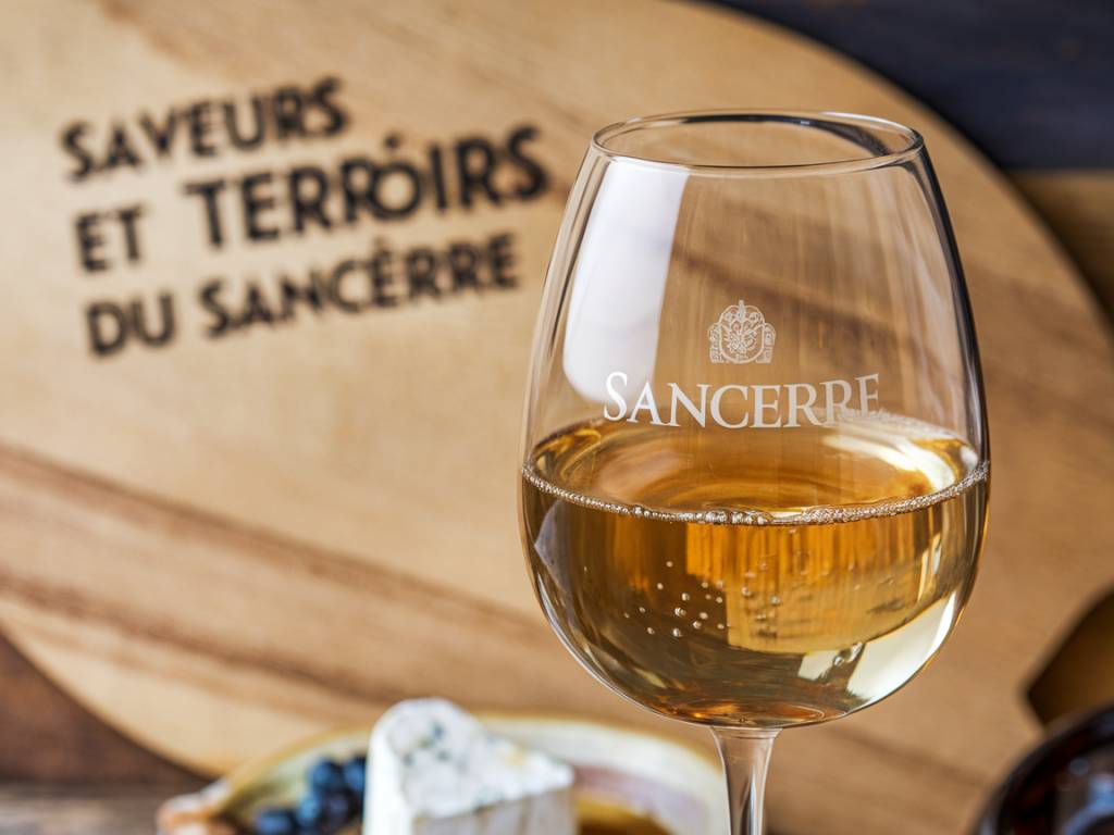 Saveurs et terroirs du sancerre : un vin blanc à explorer